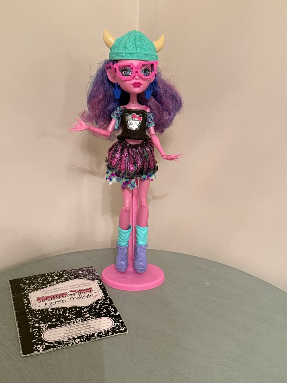 Monster High G1 Kjersti Trollsøn Brand-Boo Students Doll + Diary 🎮